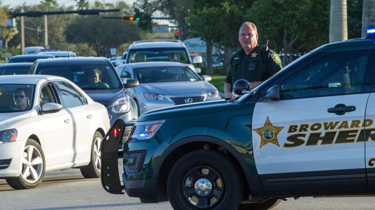 Muere abatido hombre que disparó a un policía en Florida y activó alerta