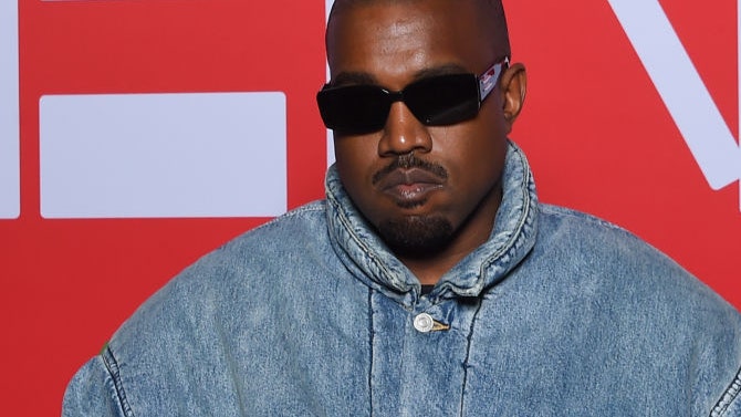 Kanye West revela su colaboración de moda
