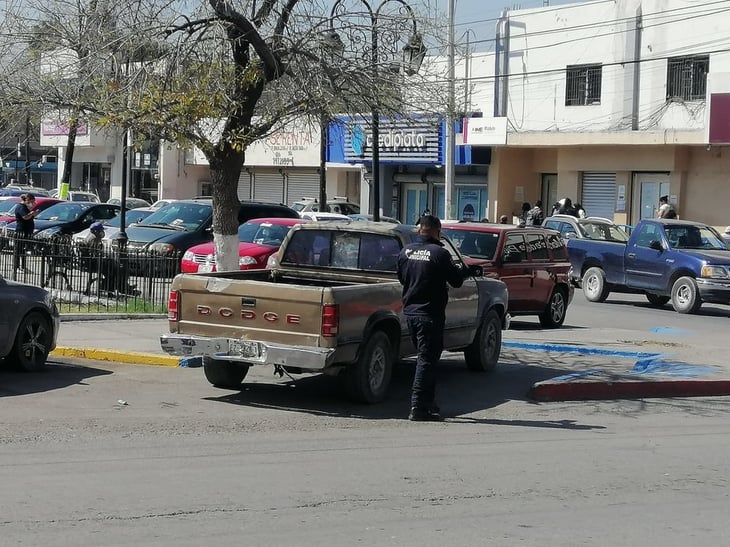 Se ponen las 'pilas' agentes de tránsito en la Zona Centro de Monclova