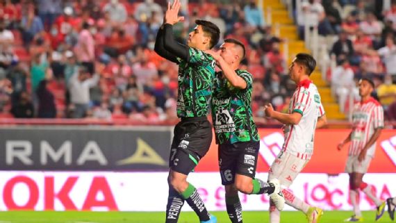Jaime Lozano y Necaxa sufren su primera derrota ante León