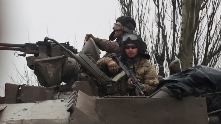 Kiev decreta toque de queda de casi 40 horas ante invasión rusa