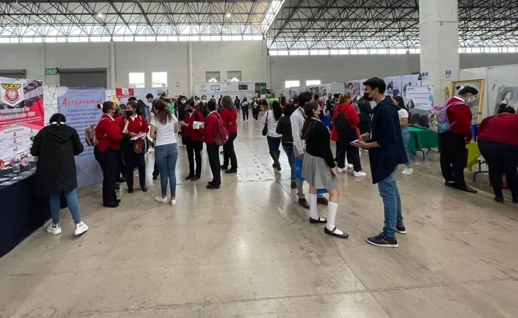 Asisten más de 5 mil jóvenes a Feria de Universidades 2022 en SLP