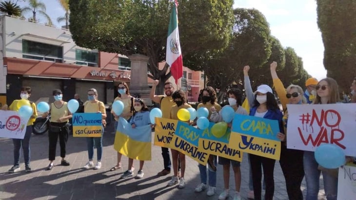 Comunidad ucraniana en Guanajuato marcha por la paz