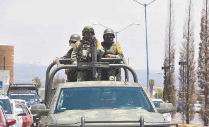Volcadura deja un militar muerto y siete heridos en Rosario, Sinaloa