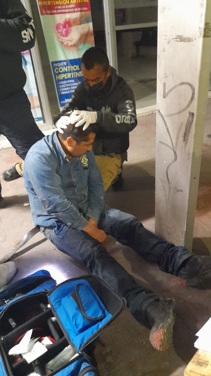 Hombre termina parranda herido y detenido después de salir de la cantina en la Zona Centro de Monclova 