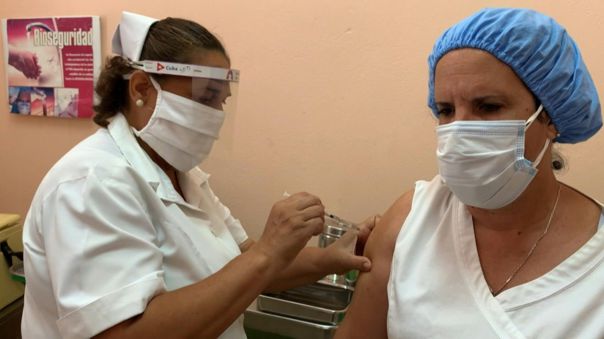 Voluntarios italianos participan en el estudio de una vacuna cubana anticovid