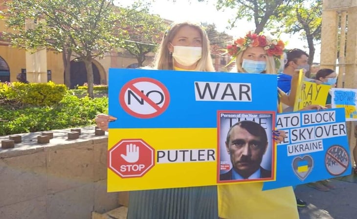 Ucranianos en Querétaro marchan por cese de la guerra