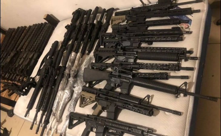 FGR decomisa millones de cartuchos, armas y droga a 'Los Salazar'; grupo ligado a hijos de 'El Chapo' 