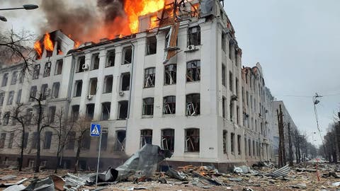 Rusia bombardea Ojtirka, en el nordeste de Ucrania