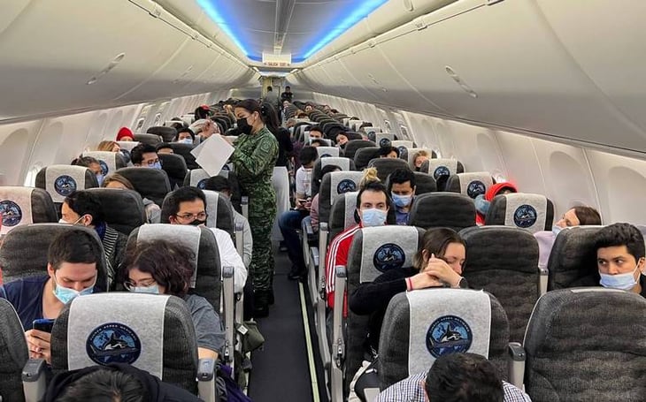 ¡Ya vienen a casa! Parte avión con mexicanos desde Rumania