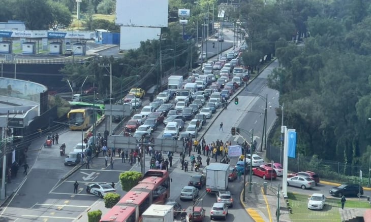 Repartidores bloquean Avenida Insurgentes por denuncias de agresiones