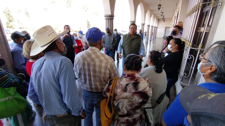 Colonos de la Diana Laura le protestan al alcalde de Frontera 