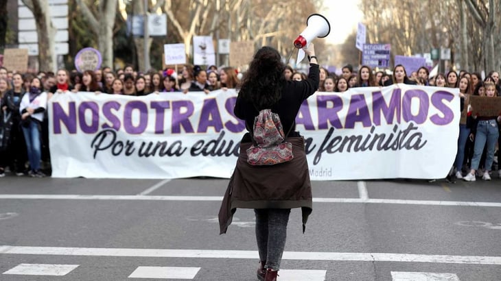 Critican feministas vallas por marchas del 8M 2022