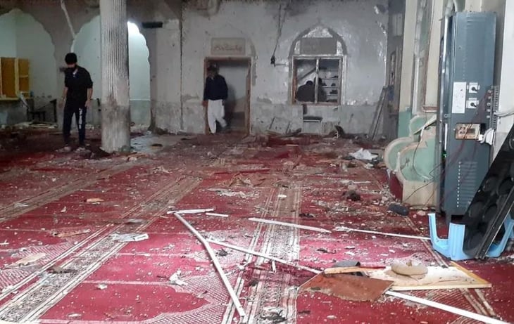 En Pakistán explotó una mezquita y hay al menos 56 muertos: Creen que fue un ataque suicida