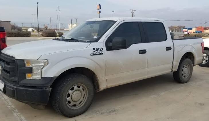 Traficantes de indocumentados usan vehículos robados con placas falsas