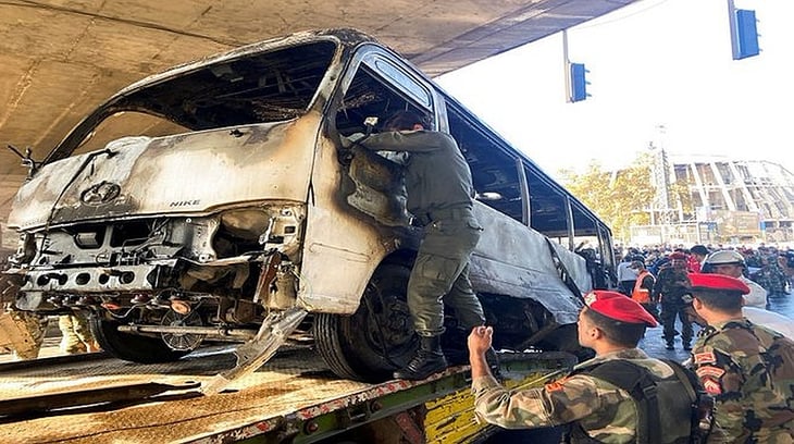 Al menos 13 soldados muertos en ataque contra autobús en el centro de Siria