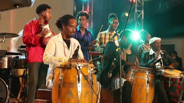 La 'Fiesta del Tambor' impone el ritmo de la rumba a la noche en La Habana