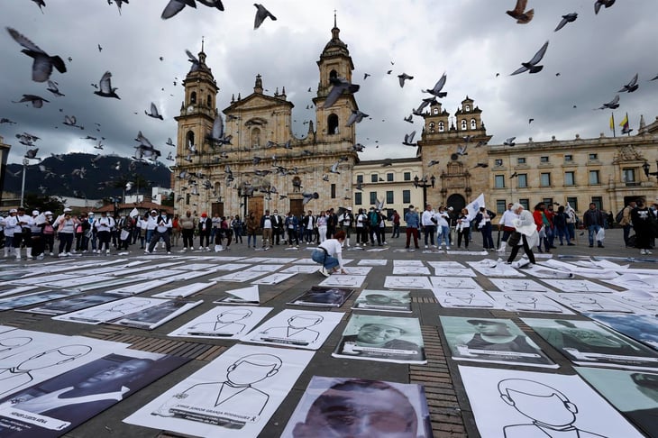 Exguerrilleros llegan a Bogotá para pedir que acabe la violencia contra ellos