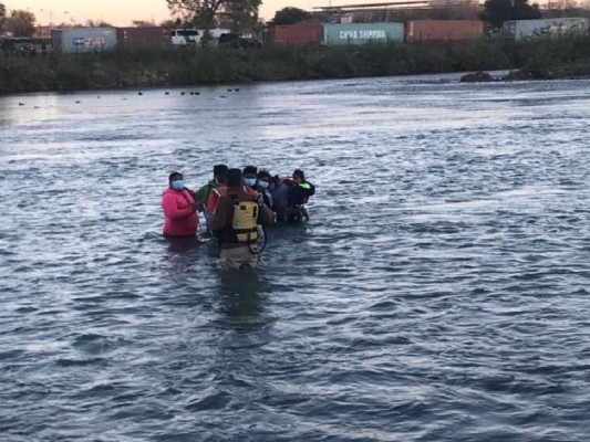 Migrantes eligen la frontera de Piedras Negras por segura para cruzar a Estados Unidos