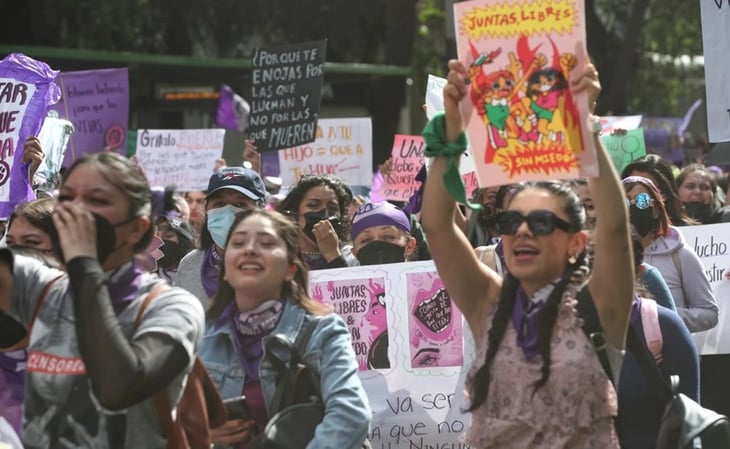La marea feminista inunda el Zócalo