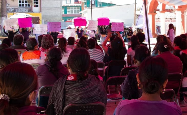 Por primera vez se manifiestan feministas en Juxtahuaca