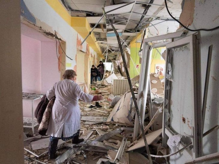 Bombardeo ruso contra hospital en Mariúpol deja 17 heridos