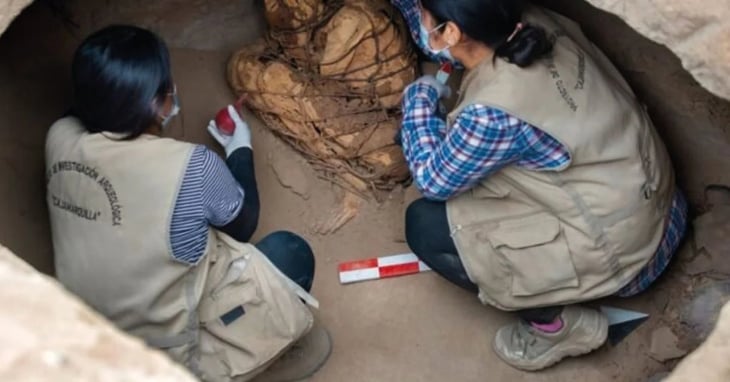 Encuentran momia preinca de mil años de antigüedad perfectamente conservada