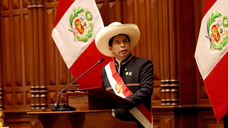 Castillo dice que apertura de fronteras con Chile es 'una tarea pendiente'