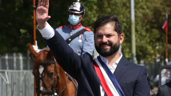 Gabriel Boric asume como el presidente más joven de la historia de Chile