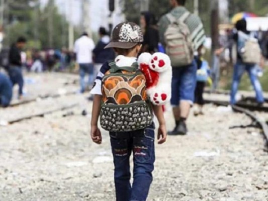 E.U relaja política migratoria: Niños que viajen solos podrán solicitar asilo