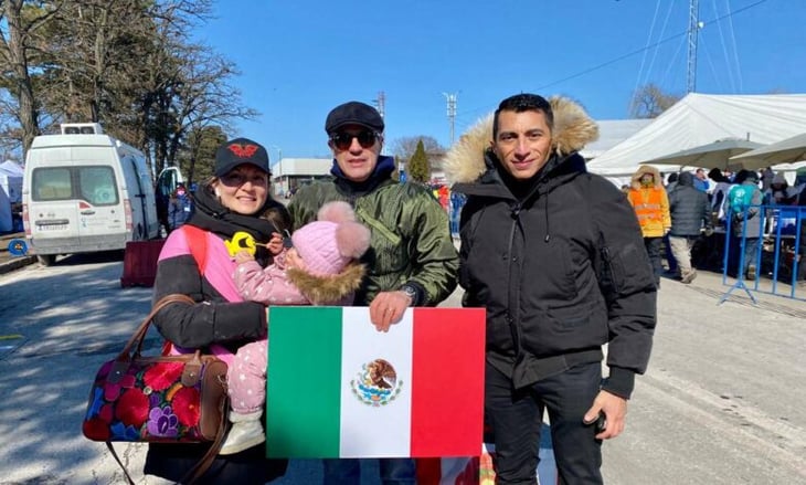 Mexicana recorre Ucrania junto a su bebé para ser repatriadas