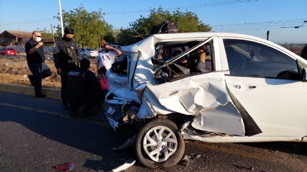 Accidente deja cuatro muertos y cinco lesionados en Sinaloa