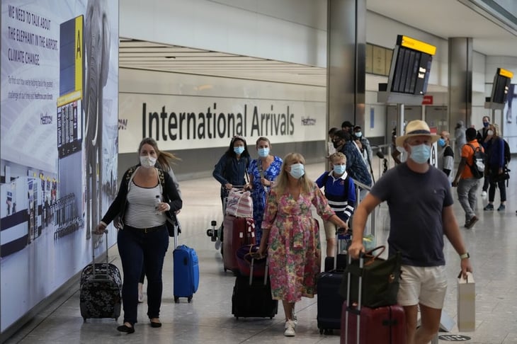 Gran Bretaña retira restricciones por COVID-19 para viajeros