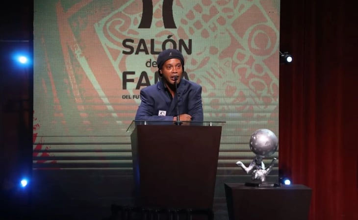Ronaldinho al borde del llanto por discurso de Rafa Márquez