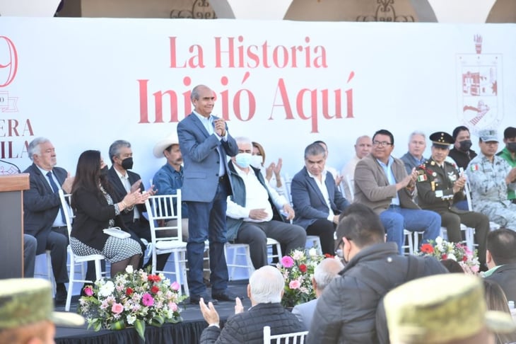 El alcalde de Monclova, Mario Dávila, acude al 129 aniversario de Frontera