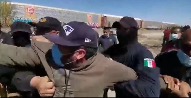 Alcalde de Frontera reprime a ciudadanos con sus policías