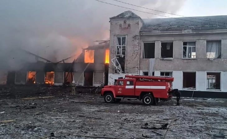 Al menos 21 muertos deja otro bombardeo ruso en Ucrania