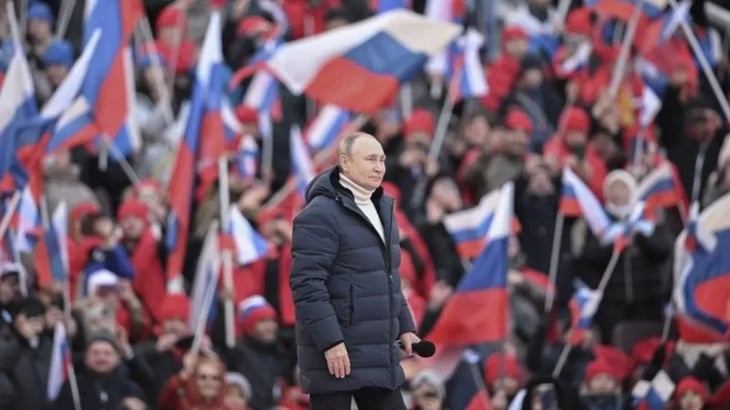 Rusia y Ucrania: Putin se da un baño de masas en un estadio de Moscú y asegura que cumplirán con sus planes de invasión