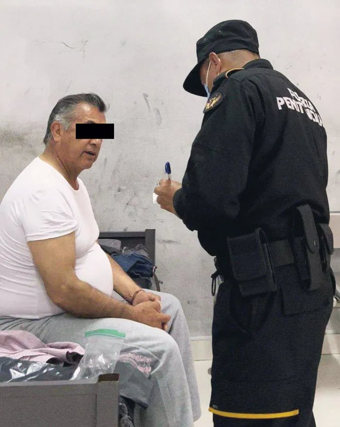 Derechos Humanos abre queja de oficio por filtración de fotos de 'El Bronco' en penal