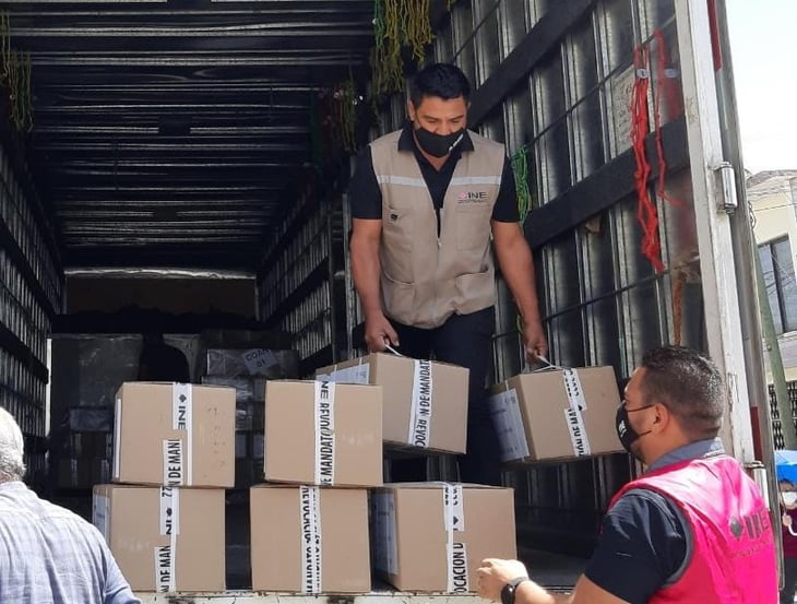 En Monclova arriban 319 mil papeletas para 'Revocación'