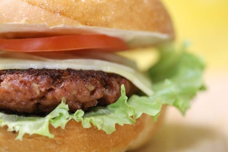 Guerra en Ucrania: ¿Por qué Burger King se ha negado a cerrar sus restaurantes en Rusia?