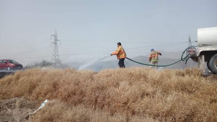Bomberos sofocan otro incendio en el Ejido Bajan