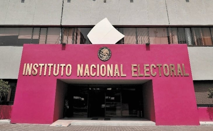 El  INE advierte que veda por revocación de mandato sigue vigente pese a 'decretazo'