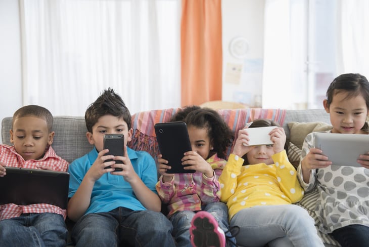 Los infantes presentan dependencia al mundo digital