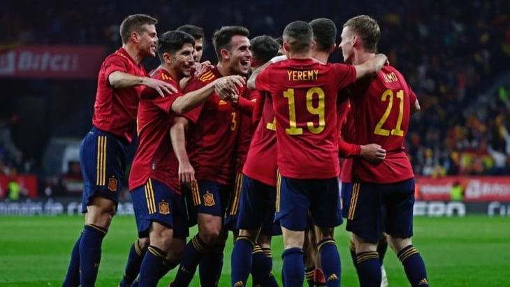 España vence a Albania con goles de Ferran Torres y Dani Olmo