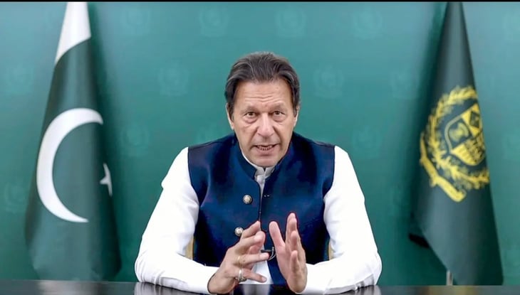 El primer ministro de Pakistán califica la moción de censura de conspiración