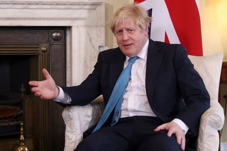 Johnson insta a líderes occidentales a ser 'implacables' contra Putin
