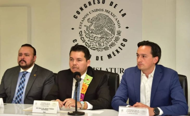Diputado migrante exhorta a AMLO para que felicite a Eugenio Derbez