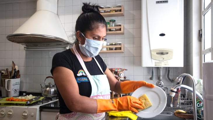Trabajadoras domésticas laboran sin seguridad social