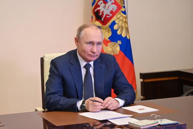 Putin exige impulsar industria la aeronáutica rusa en respuesta a sanciones
